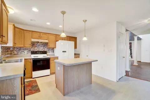 Kitchen - 590 Thomas Armor Dr, Windsor, PA 17366 photo 2 of 3
