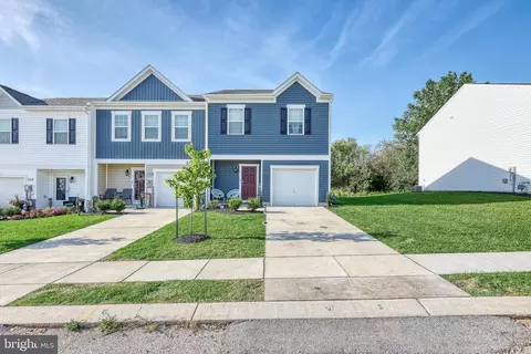 260 Maple Run Dr, York, PA 17404
