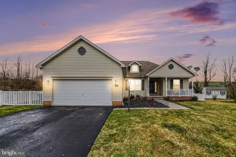183 N Alpine Dr, York, PA 17408