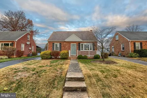 317 Greystone Rd, York, PA 17402