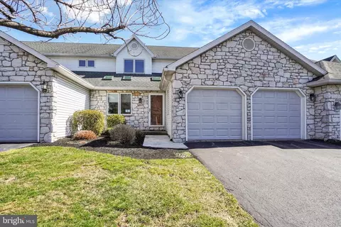 2644 Fairway Dr #2644, York, PA 17402