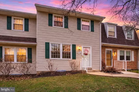 181 Fox Run Dr #181, York, PA 17403