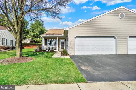 2022 Faversham Way #2022, York, PA 17402