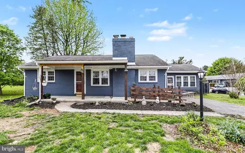 212 Barcroft Rd, York, PA 17406