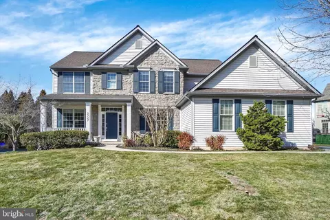 2727 Woodspring Dr, York, PA 17402