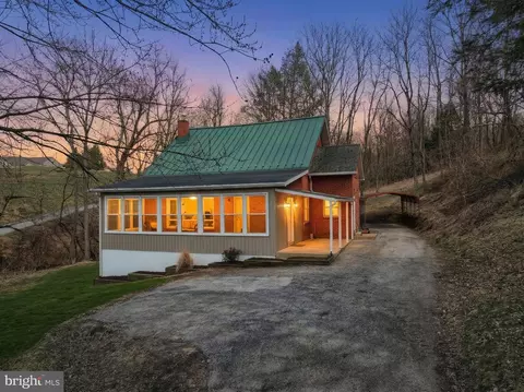 905 Chambers Rd, York, PA 17402