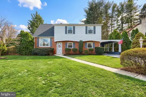 4256 Livingstone Dr, York, PA 17402