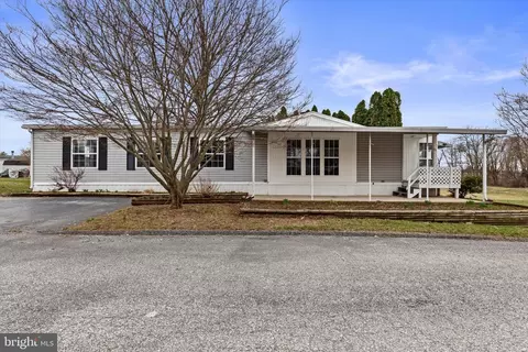 77 Daisy Ln, Dover, PA 17315