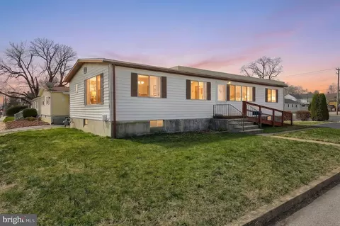 77 2nd Ave, Hanover, PA 17331