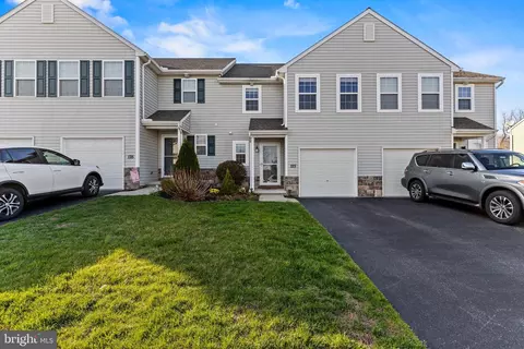 125 Cedar Run Dr, York, PA 17404