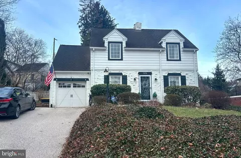 1372 Clover Ln, York, PA 17403