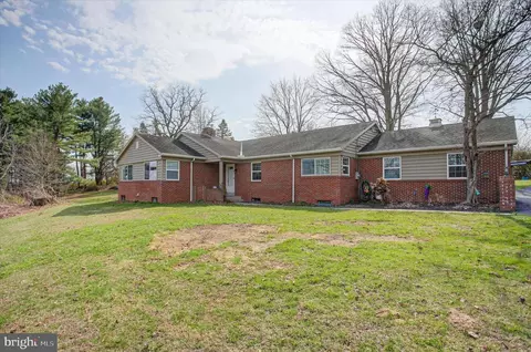 6612 Moulstown Rd E, Hanover, PA 17331