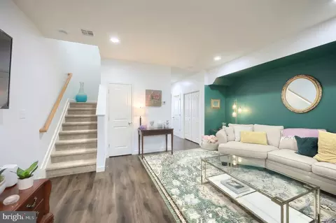 Entry Way - 263 3rd St # -A, Hanover, PA 17331 photo 3 of 5