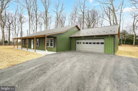 15898 Mcdowell Farm Ln, Stewartstown, PA 17363