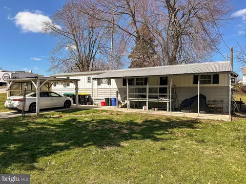 12 Oneill Ave, Hanover, PA 17331