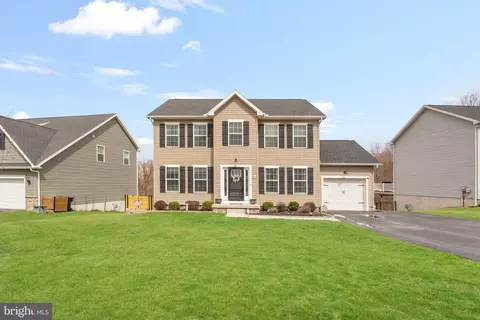 86 Homestead Dr, Hanover, PA 17331