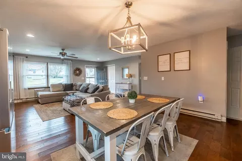 Dining - 717 E Walnut St, Hanover, PA 17331 photo 1 of 1