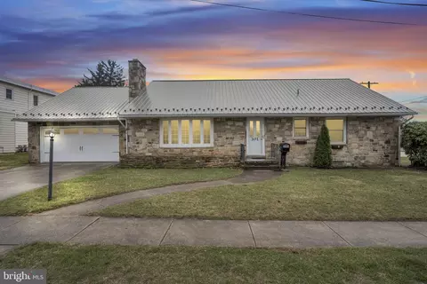 301 Elm Ave, Hanover, PA 17331