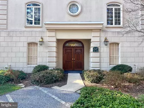 2025 S Queen St #232, York, PA 17403