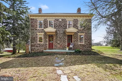950 W Spring Valley Rd, Wellsville, PA 17365