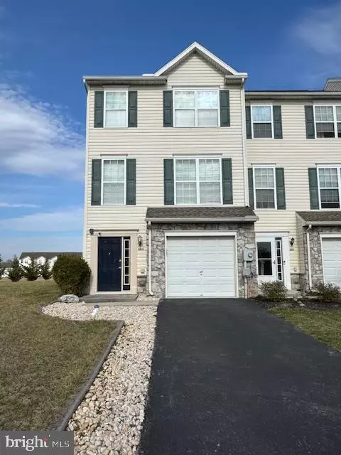 335 Cape Climb Dr, York, PA 17408