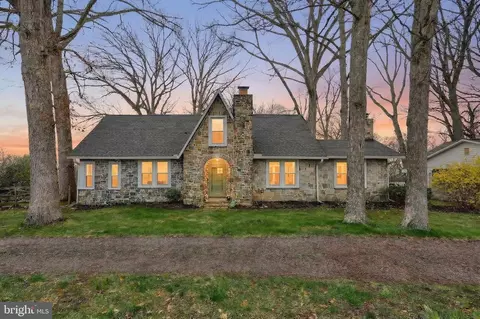 24 Park St, Jacobus, PA 17407