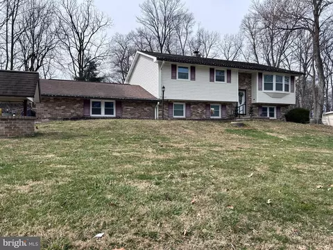 470 Park St, Manchester, PA 17345