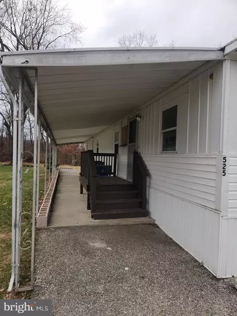 525 Pine Dr, York, PA 17406