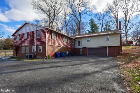 75 Church Rd, Etters, PA 17319