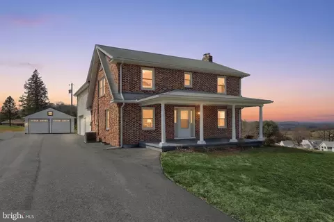 5765 Glatfelters Station Rd, Seven Valleys, PA 17360