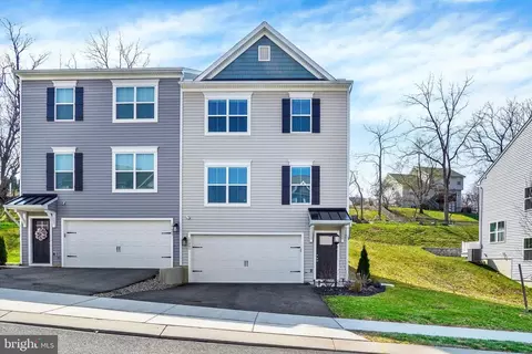 17995 Dave Anne Cir, Stewartstown, PA 17363