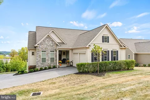 102 Maribel Ln #15B, York, PA 17403