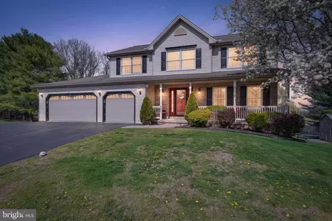 381 Benyou Ln, New Cumberland, PA 17070
