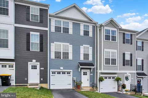76 Coop Ln, Hanover, PA 17331