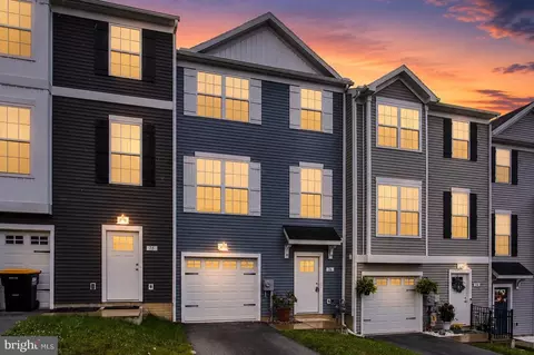 76 Coop Ln, Hanover, PA 17331