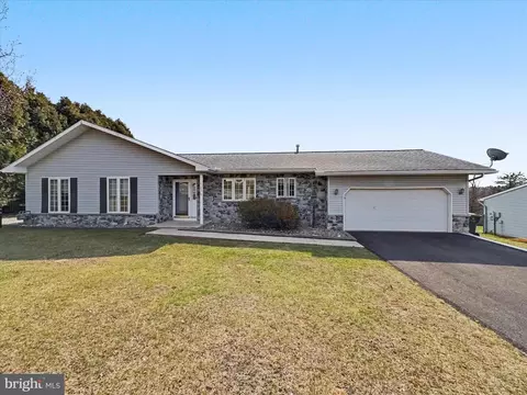 122 Overview Cir E, Red Lion, PA 17356