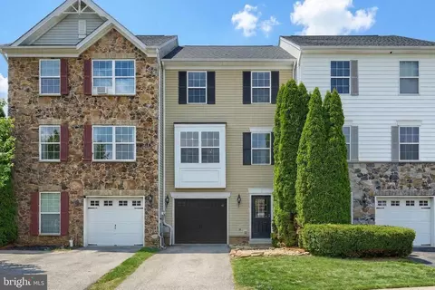 729 Blossom Dr, Hanover, PA 17331