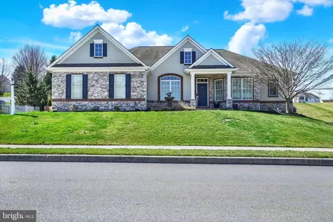 2773 Meadow Cross Way, York, PA 17402