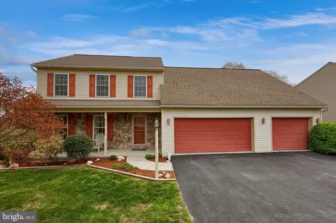 435 N Burberry Ln, Mount Wolf, PA 17347