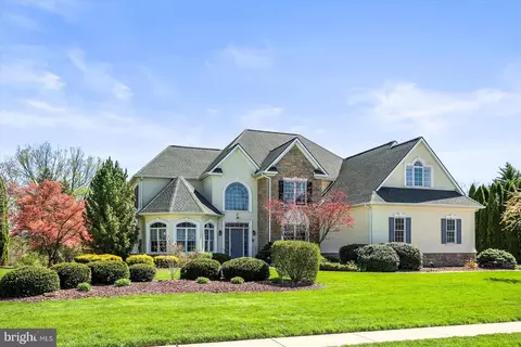 1332 Stonehenge Dr, York, PA 17404