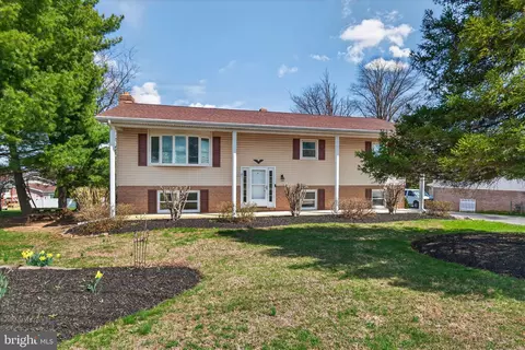 2733 Vireo Rd, York, PA 17403