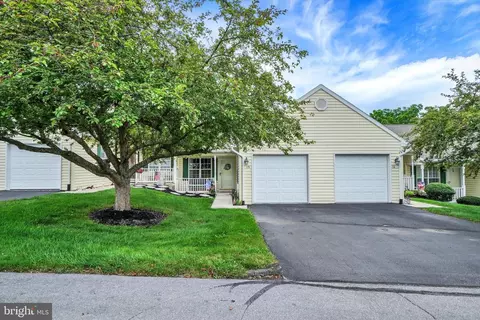 15 Hagarman Dr #15, York, PA 17408