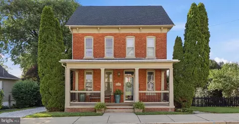 24 S Franklin St, Dallastown, PA 17313