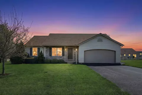 135 Torrey Pines Dr, Mount Wolf, PA 17347
