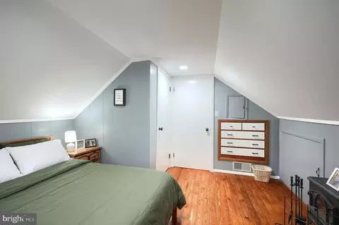 Bedroom - 1006 E Walnut St, Hanover, PA 17331 photo 4 of 4