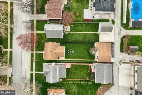 View/Area - 1006 E Walnut St, Hanover, PA 17331 photo 2 of 8