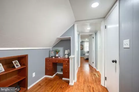 Entry Way - 1006 E Walnut St, Hanover, PA 17331 photo 5 of 5