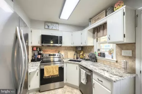 Kitchen - 1006 E Walnut St, Hanover, PA 17331 photo 1 of 2