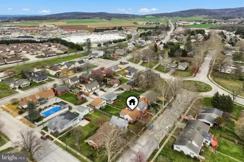 View/Area - 1006 E Walnut St, Hanover, PA 17331 photo 6 of 8