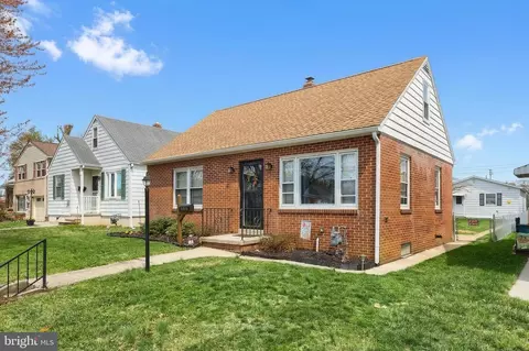 Exterior - 1006 E Walnut St, Hanover, PA 17331 photo 3 of 8